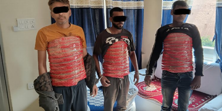 वीरगंज से भारी मात्रा में गांजा के साथ तीन भारतीय नागरिक गिरफ्तार