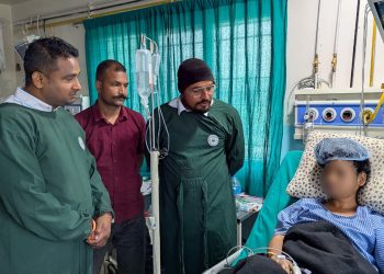 घरेलू हिंसा में घायल महिला से सांसद सुशील कानु के भेट