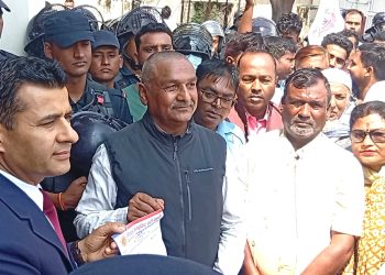 पर्सा में नेकपा एमाले द्वारा केपी शर्मा ओली आ रमेश लेखक के गिरफ्तारी के विरोध में ज्ञापनपत्र