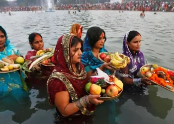 चैती छठ के मुख्य दिन आज, वीरगंज के घाट पर डुबत सूरज के अर्घ देहल जारहल