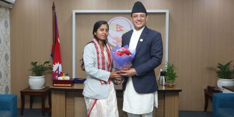 नवनिर्वाचित उपसभामुख रुवीकुमारी ठाकुर पदभार संभाल लीहली