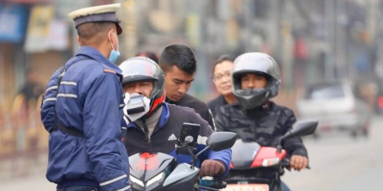 काठमांडू घाटी में एके दिन २३०० चालक पर ट्रैफिक कारवाई, २१ लाख से जादे राजस्व जमा