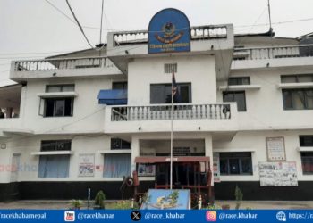 पर्सा पुलिस 3 गो फरार आरोपी के पकड़ लिहलस