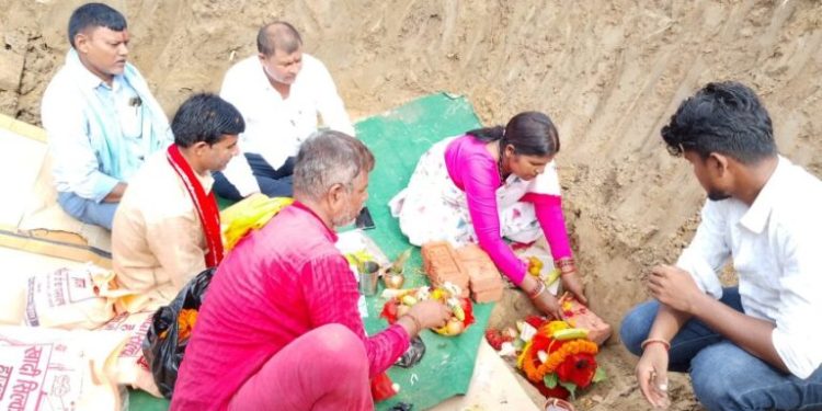 कलैयामे १ करोड़ ५० लाख के लागत से आठ कमरा वाला विद्यालय भवन के शिलान्यास