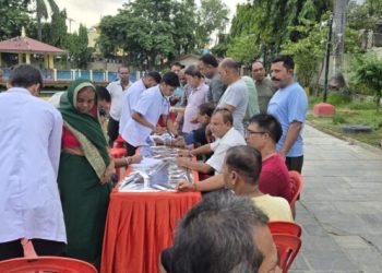 लायन्स क्लब गेटवे के स्वास्थ्य शिविर में ११५ जने के रक्तचाप आ मधुमेह के जाँच कइल गइल