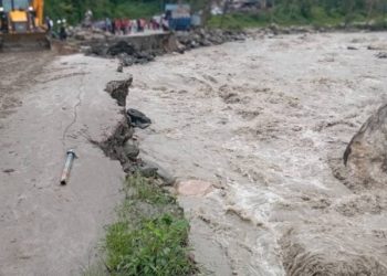 १३ गो जिला के छोट-छोट नदी-नाला में अचानक बाढ़ के खतरा