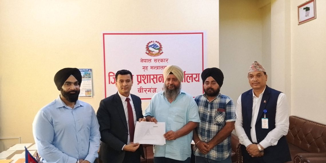 गुरुद्वारा गुरुनानक सत्संग समिति के ओर से बाढ़ पीड़ितन खातिर २ लाख ५१ हजार सहयोग
