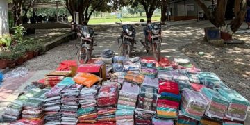 पर्सा में १७ लाख ५६ हजार रुपइया बराबर के भन्सार छली के मोबाइल पार्ट्स आ कपड़ा बरामद